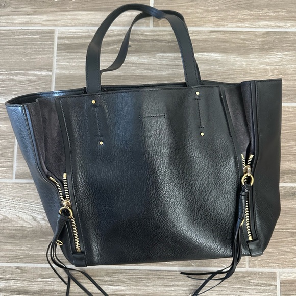 Chloe Black Leather Tote Bag - Picture 3 of 9